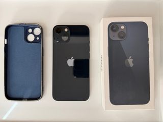 iPhone 13 - 256GB Negro/Azul Marino