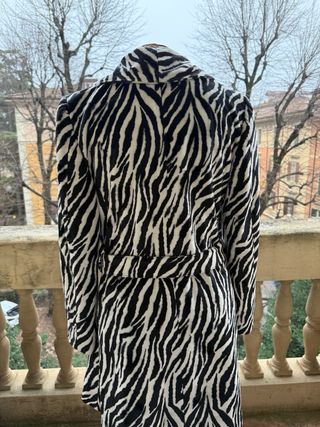 Cappottino zebrato peloso con cintura