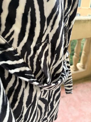 Cappottino zebrato peloso con cintura