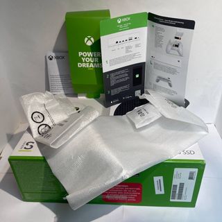 Caja de XBOX One con protecciones