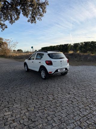 Dacia Sandero - 1 año de garantía