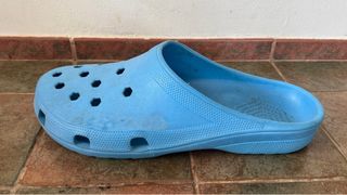 Zueco Crocs Gigante Azul 67cm