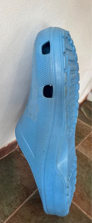 Zueco Crocs Gigante Azul 67cm