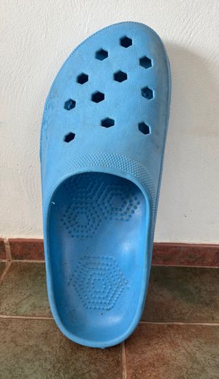 Zueco Crocs Gigante Azul 67cm
