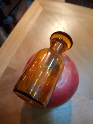 Botellita de farmacia antigua ámbar