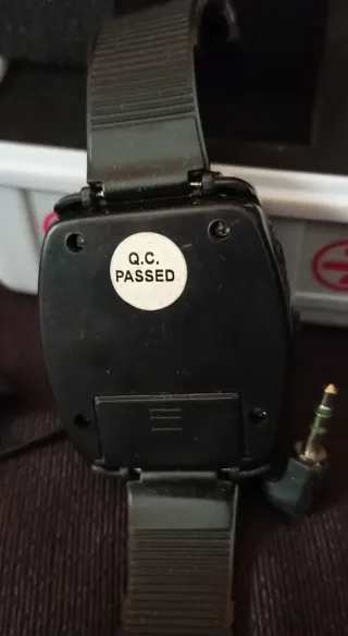 Reloj LCD con radio FM Auto Scan Vintage