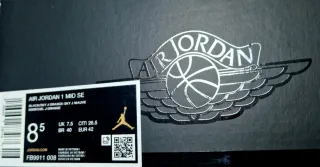 Nike Jordan 1 Mid SE Negro Morado