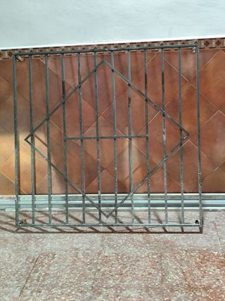 Reja de ventana metálica