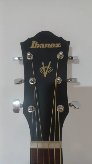 Guitarra Ibanez zurda acústica