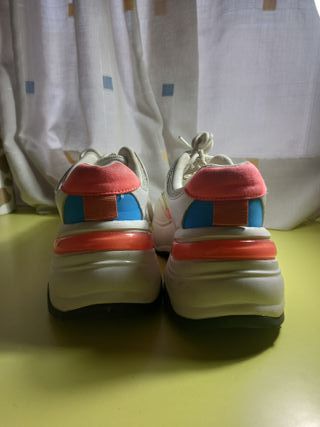 Zapatillas con plataforma de Zara