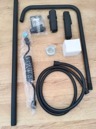 COLUMNA DE DUCHA NEGRA MULTIFUNCIÓN NUEVA A 40 EUR