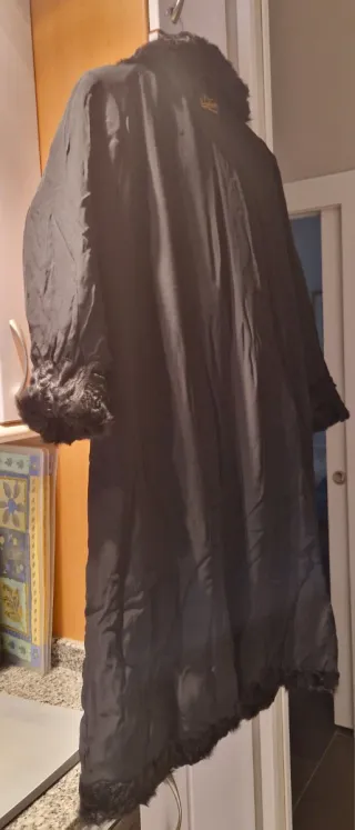 Abrigo largo de astracán