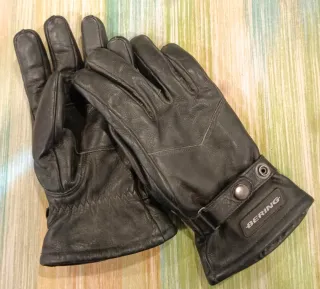 Equipo moto : chaqueta Dainese guantes piel Bering