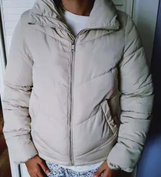 Plumífero Stradivarius Beige Talla S