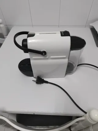 Cafetera Nespresso Krups Blanca