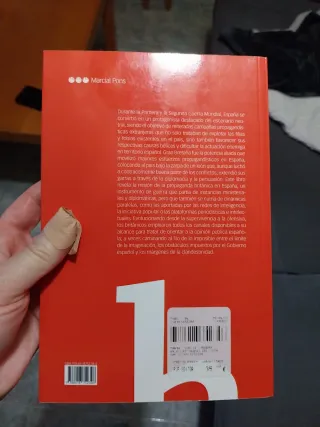 LIBRO "BAJO LAS ZARPAS DEL LEÓN "