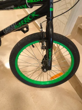 Bicicleta Urbana Warrior Negra y Verde