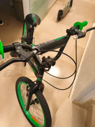 Bicicleta Urbana Warrior Negra y Verde