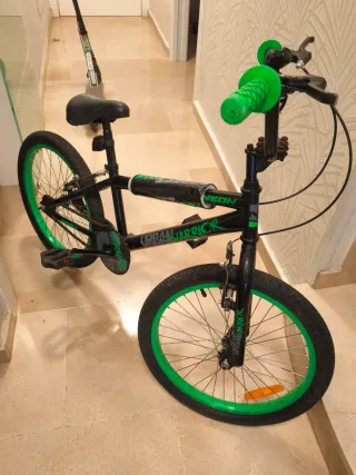 Bicicleta Urbana Warrior Negra y Verde