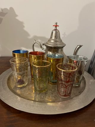Juego té moruno 7 vasitos metal y cristal