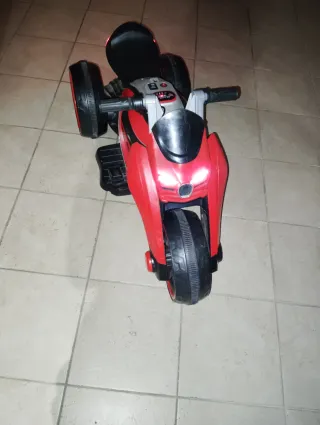 Moto eléctrica infantil 3 ruedas