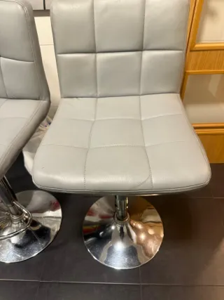 4 Taburetes altos cocina grises