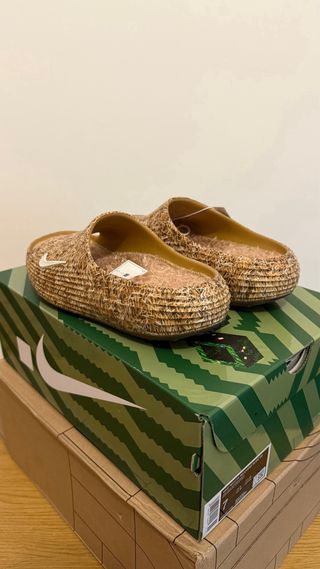 Nike ReactX Rejuven8 Slide .SWOOSH Touch Grass