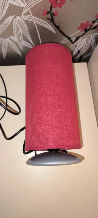 Lámpara de mesa cilíndrica de tela