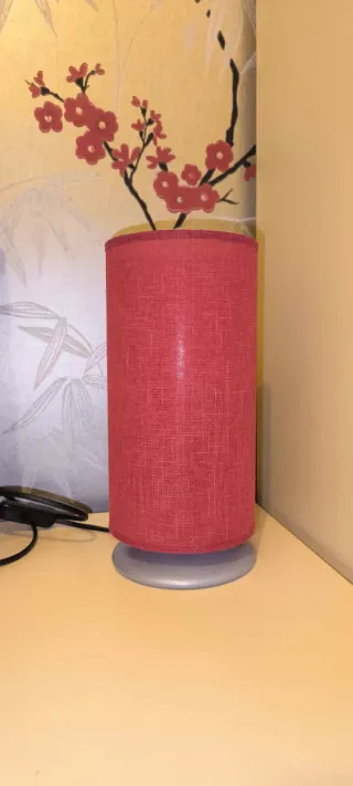 Lámpara de mesa cilíndrica de tela