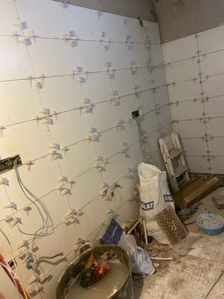 Oficial alicatador/albañil