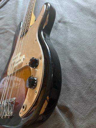 Bajo relic en perfecto estado 140€