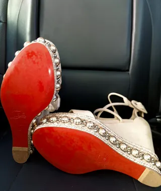 Sandalias Cuña Christian Louboutin Beige/Oro