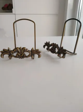 Atril de bronce decorativo