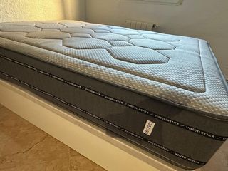 CANAPÉ CON COLCHON DE MATRIMONIO ¡EN OFERTA!