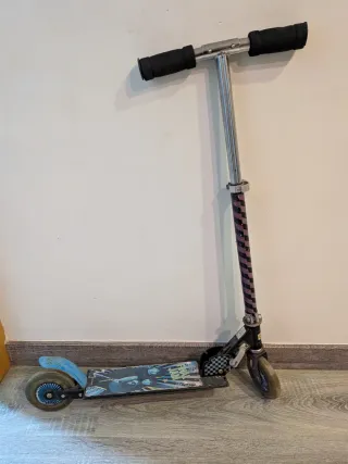 Patinete infantil plegable 35 x 10 cms