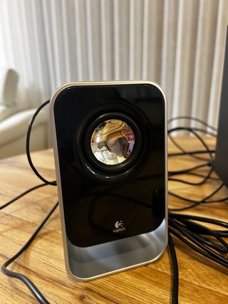 Altavoces Logitech LS21 2.1