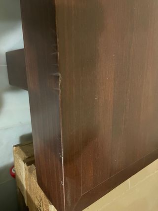 Mesa de centro de madera oscura