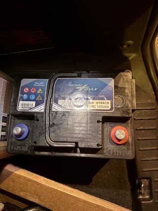 Batería Coche 12V 60Ah 680A AGM TECHNO MAX