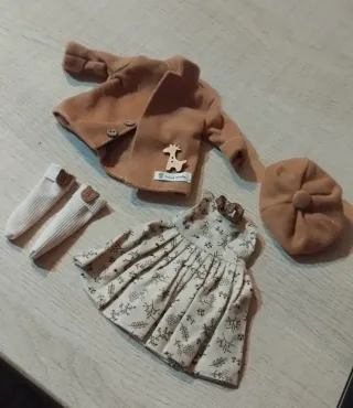 Conjunto Blythe: Abrigo, Vestido, Gorro y Calcetin