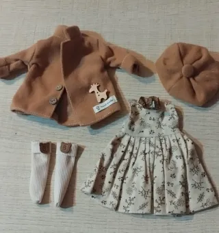 Conjunto Blythe: Abrigo, Vestido, Gorro y Calcetin