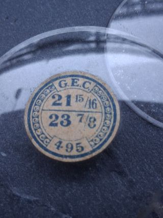 Consegna di vetri per orologi antichi