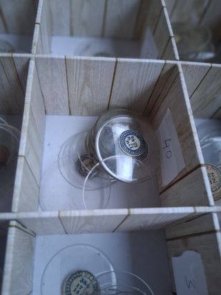 Consegna di vetri per orologi antichi