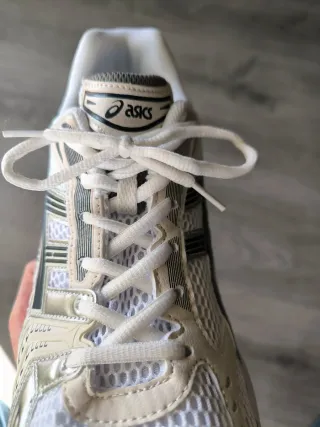 ASICS GEL-KAYANO 14 Talla 44 Plata/Blanco Nuevas