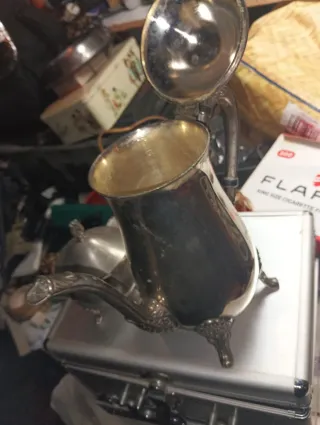 Jarra y azucarero de alpaca antiguos