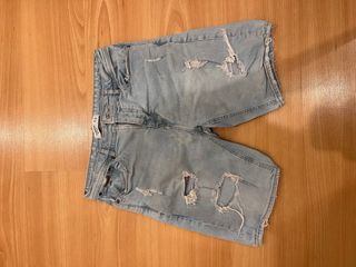 Pantalones vaqueros cortos Bershka blancos rotos