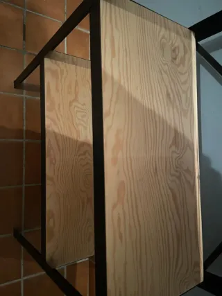 Estantería Metálica y Madera