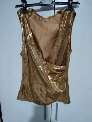 Blusa dorada talla 40