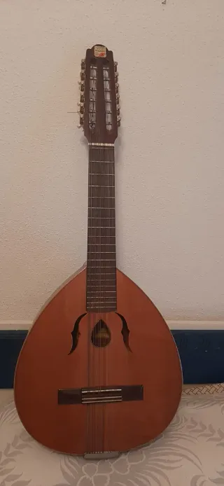 Bandurria de 12 cuerdas alambra