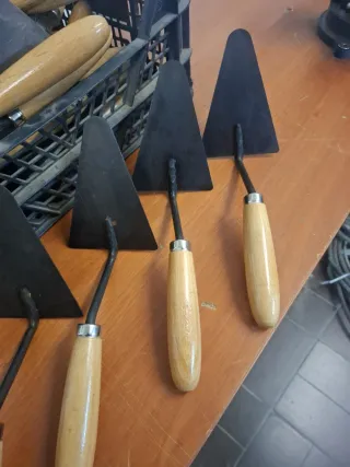 PALETAS DE ALBAÑIL NUEVAS ( PRECIO POR UNIDAD )