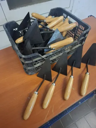 PALETAS DE ALBAÑIL NUEVAS ( PRECIO POR UNIDAD )